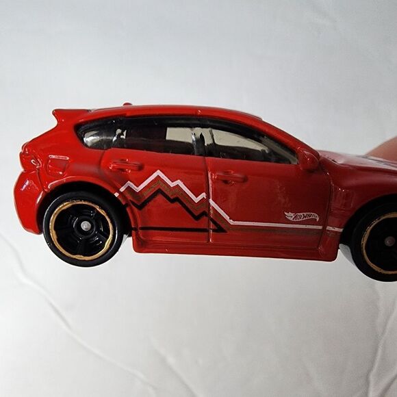 Hot Wheels 2021 Subaru car die cast red - Picture 5 of 8